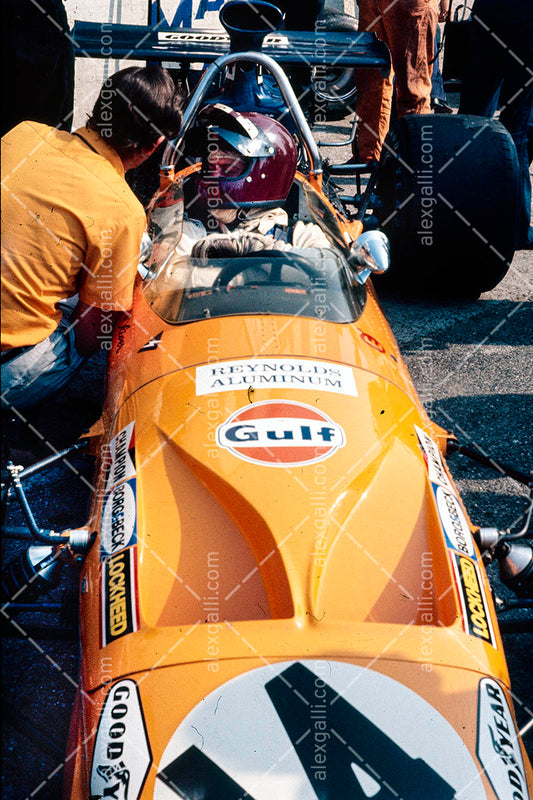 F1 1971 Jackie Oliver - McLaren - 19710020