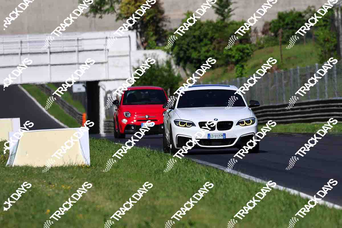 TD 250426 T10 - 023