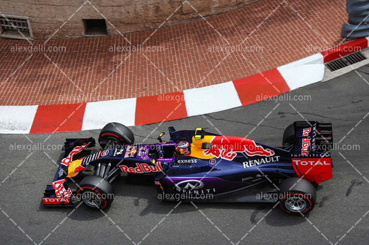 F1 2015 Daniil Kvyat - Red Bull - 20150073