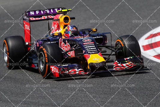 F1 2015 Daniil Kvyat - Red Bull - 20150074