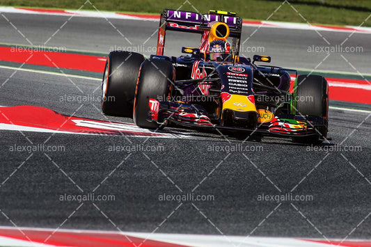 F1 2015 Daniil Kvyat - Red Bull - 20150075