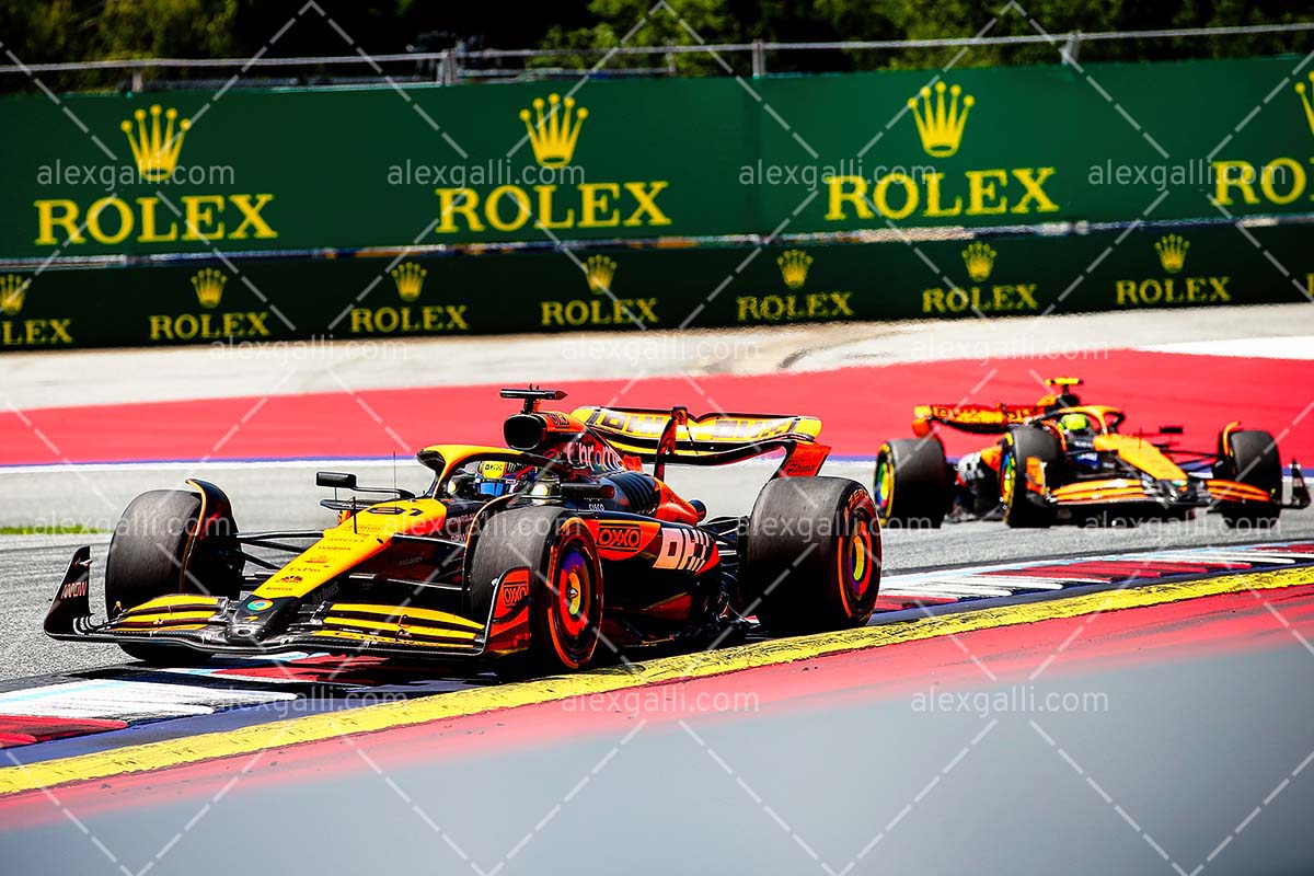 F1 2024 - Oscar Piastri - McLaren - 240137