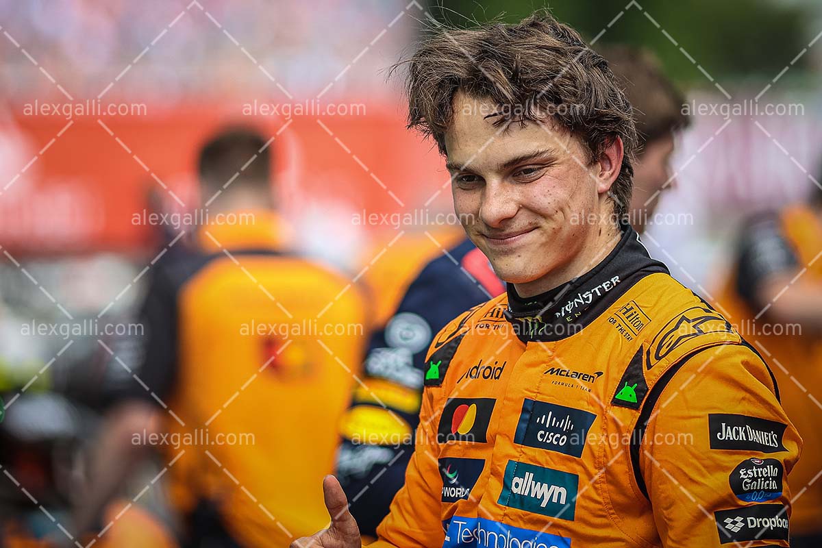 F1 2025 Oscar Piastri - McLaren - 202500910
