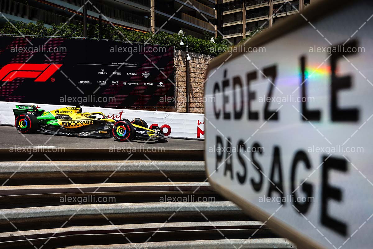 F1 2024 - Oscar Piastri - McLaren - 240111