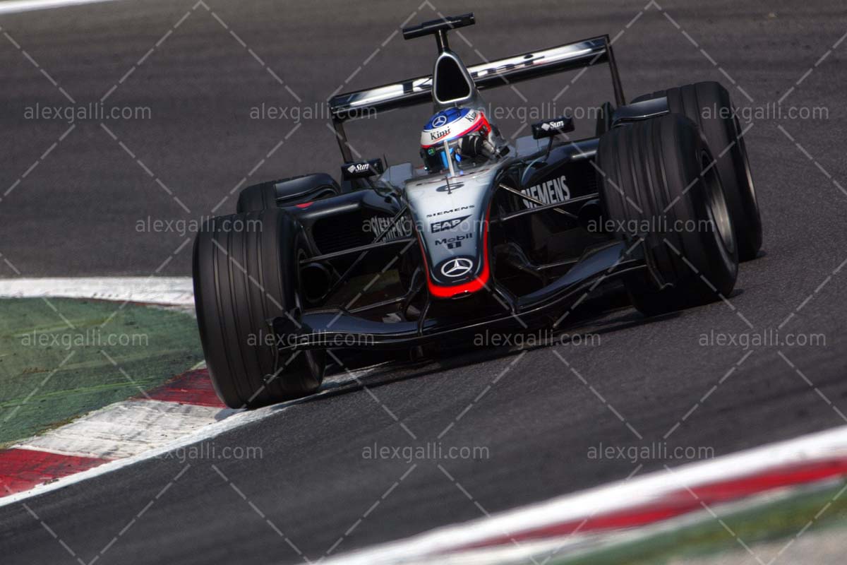 F1 2004 Kimi Raikkonen - McLaren Mp4/19 - 20040094 – alexgalli.com