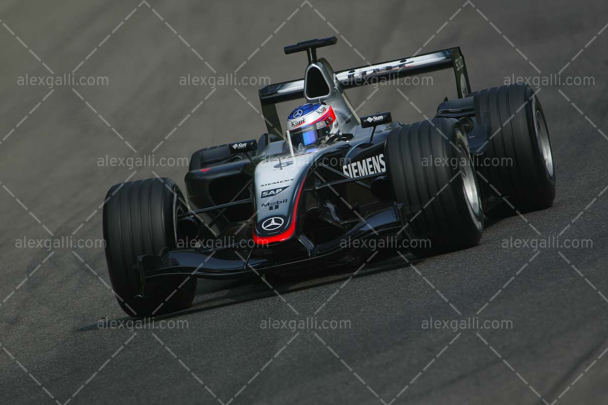F1 2004 Kimi Raikkonen - McLaren Mp4/19 - 20040099 – alexgalli.com