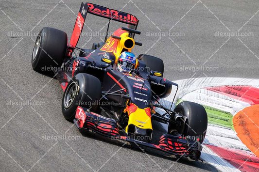 F1 2016 Daniel Ricciardo - Red Bull - 20160085