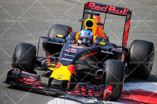 F1 2016 Daniel Ricciardo - Red Bull - 20160086