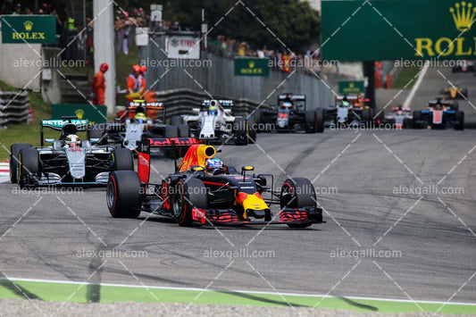F1 2016 Daniel Ricciardo - Red Bull - 20160089