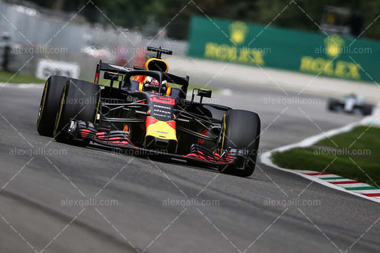 2018 Daniel Ricciardo - Red Bull - 20180107