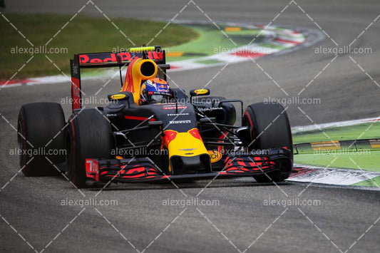 F1 2016 Max Verstappen - Red Bull - 20160114