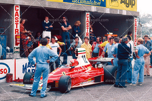 F1 1975 Niki Lauda - Ferrari - 19750076