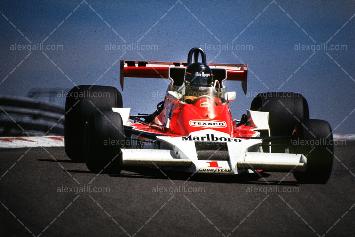F1 1977 James Hunt - McLaren M26 - 19770091