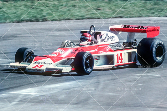 F1 1977 Bruno Giacomelli - McLaren M26 - 19770021