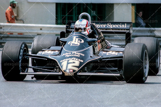 F1 1982 Nigel Mansell - Lotus 91 - 19820045
