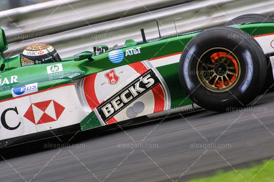 F1 2002 Eddie Irvine - Jaguar R3 - 20020036