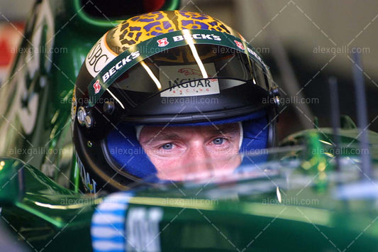 F1 2002 Eddie Irvine - Jaguar R3 - 20020037
