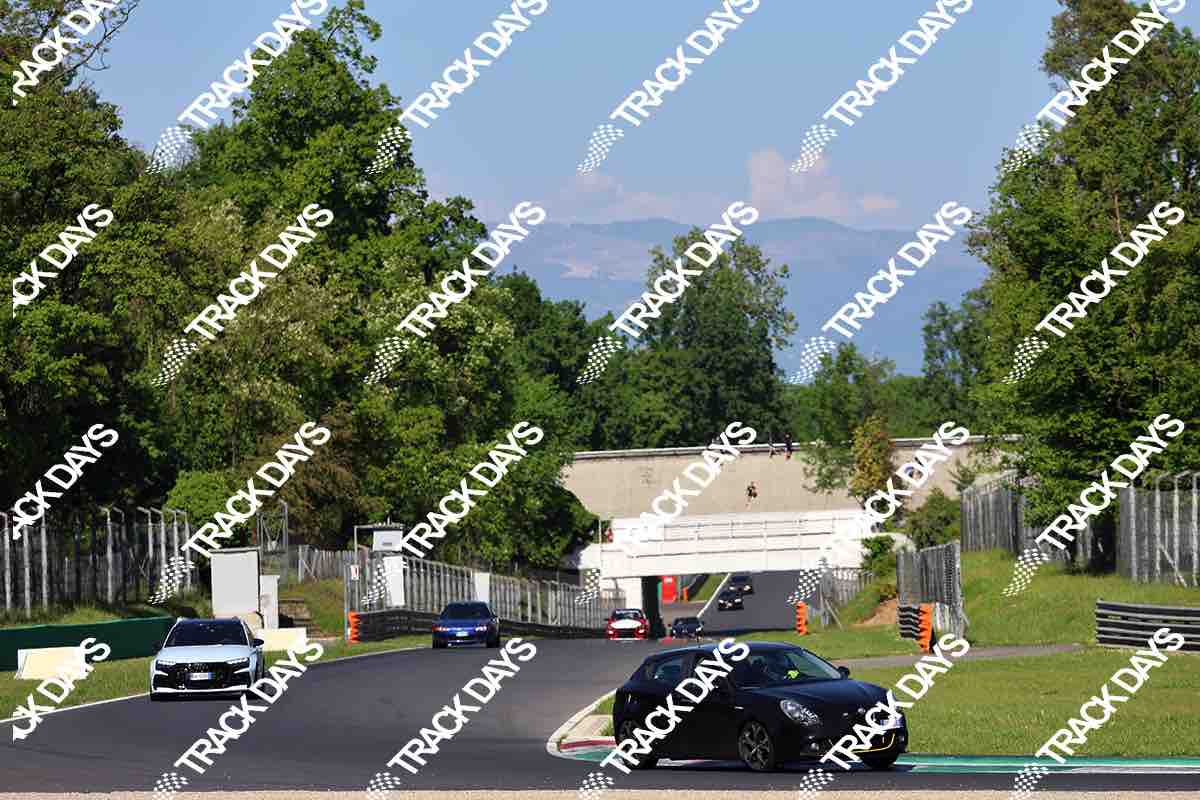 TD 250426 T09 - 076