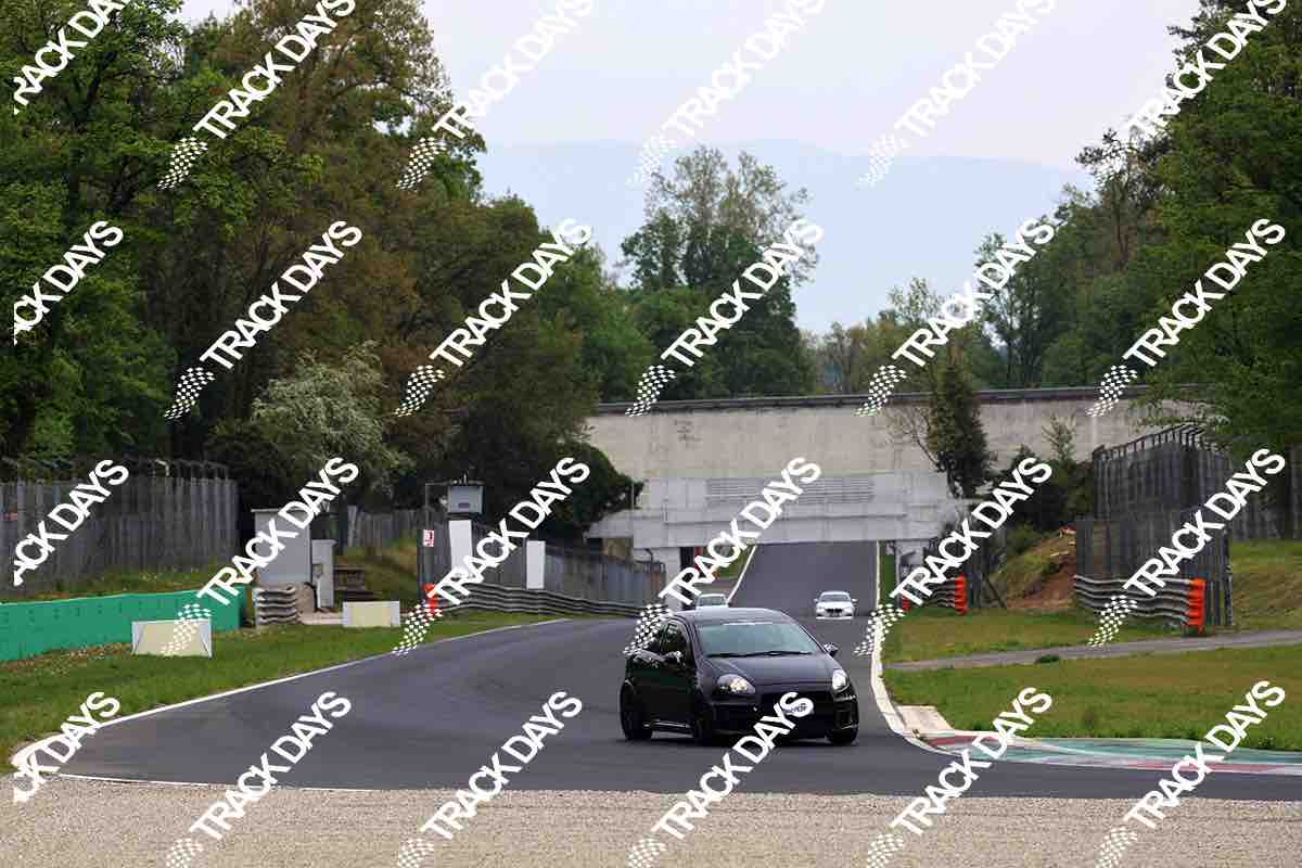 TD 120426 T03 - 054