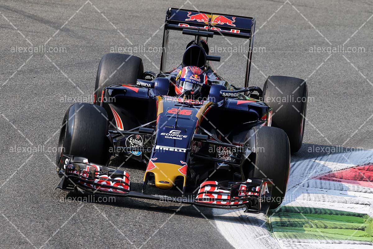 F1 2016 Daniil Kvyat - Toro Rosso - 20160047