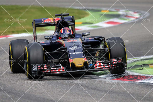 F1 2016 Daniil Kvyat - Toro Rosso - 20160048