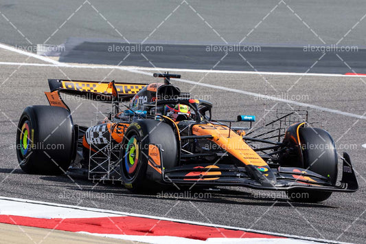 F1 2025 Oscar Piastri - McLaren - 202500118