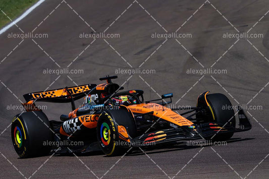 F1 2025 Oscar Piastri - McLaren - 202500738
