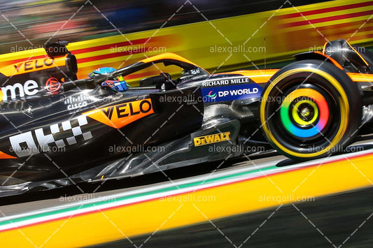 F1 2024 - Oscar Piastri - McLaren - 240047
