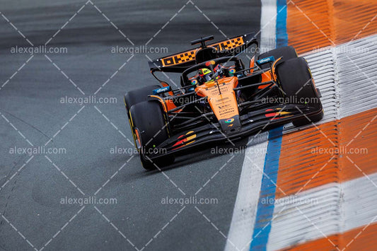 F1 2025 Oscar Piastri - McLaren - 202501531