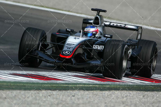 F1 2004 Kimi Raikkonen - McLaren Mp4/19 - 20040095