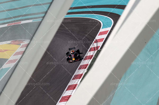 2018 Daniel Ricciardo - Red Bull - 20180102