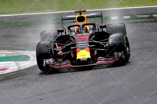 2018 Daniel Ricciardo - Red Bull - 20180106
