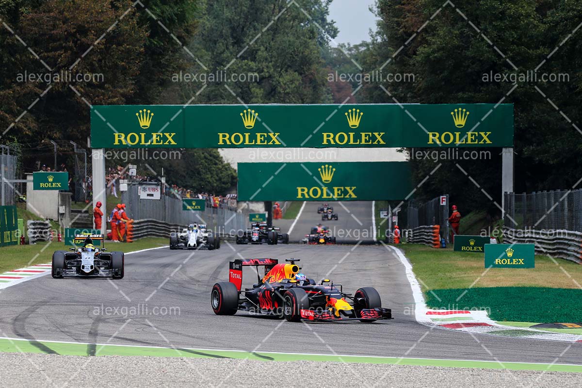 F1 2016 Daniel Ricciardo - Red Bull - 20160092