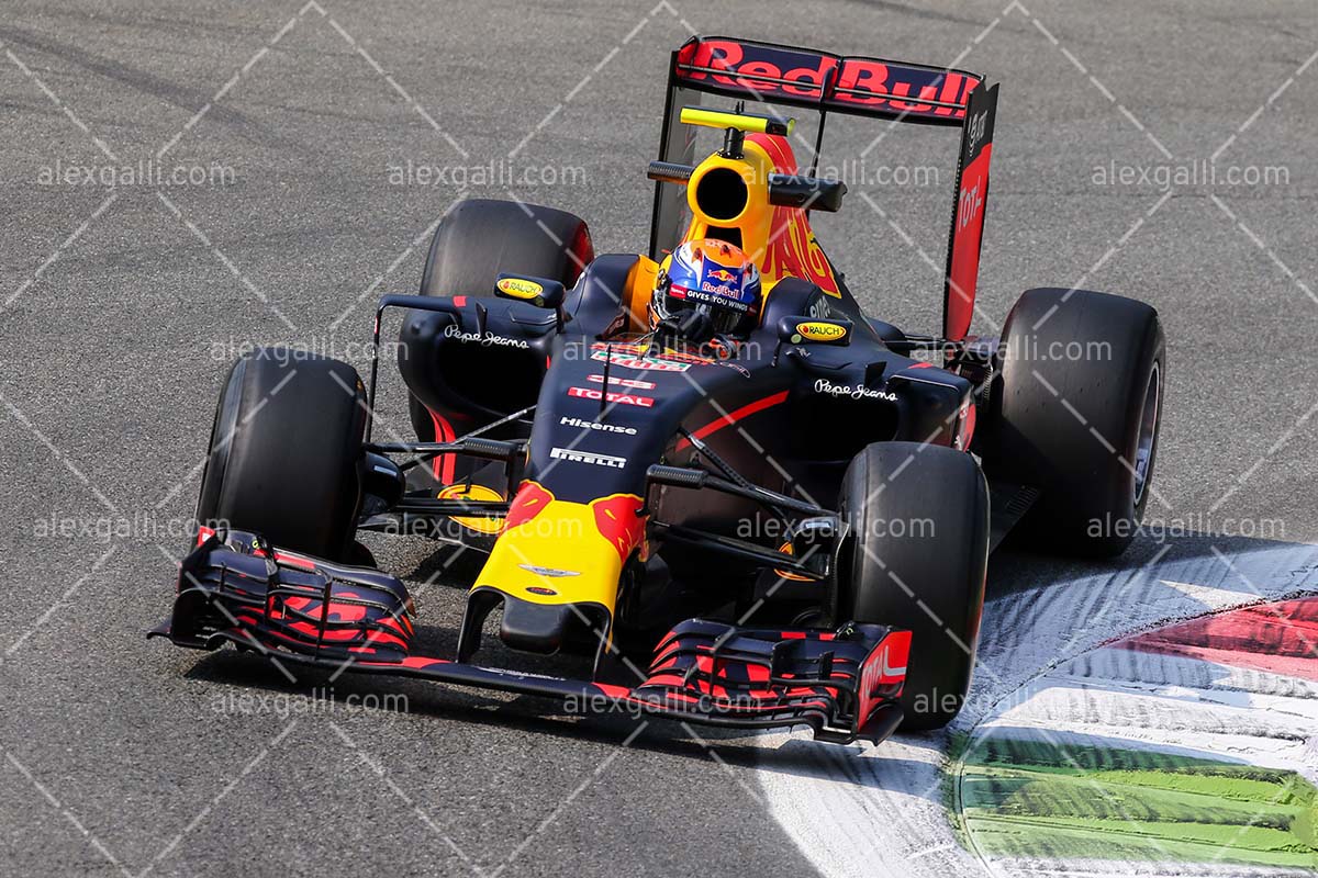 F1 2016 Max Verstappen - Red Bull - 20160118
