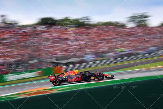 2018 Max Verstappen - Red Bull - 20180143