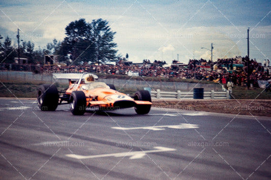 F1 1970 Denny Hulme - McLaren M14A - 19700010
