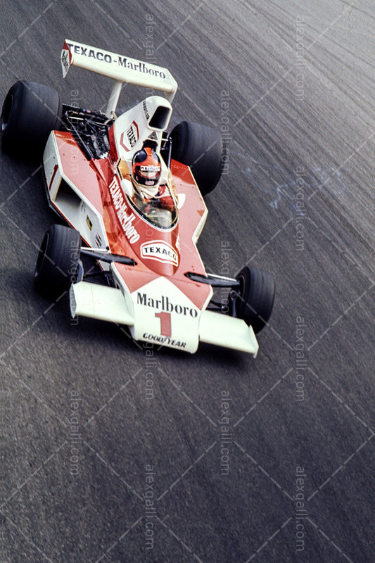 F1 1975 Emerson Fittipaldi - McLaren M23 - 19750024
