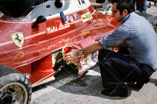 F1 1975 Niki Lauda - Ferrari 312T - 19750002