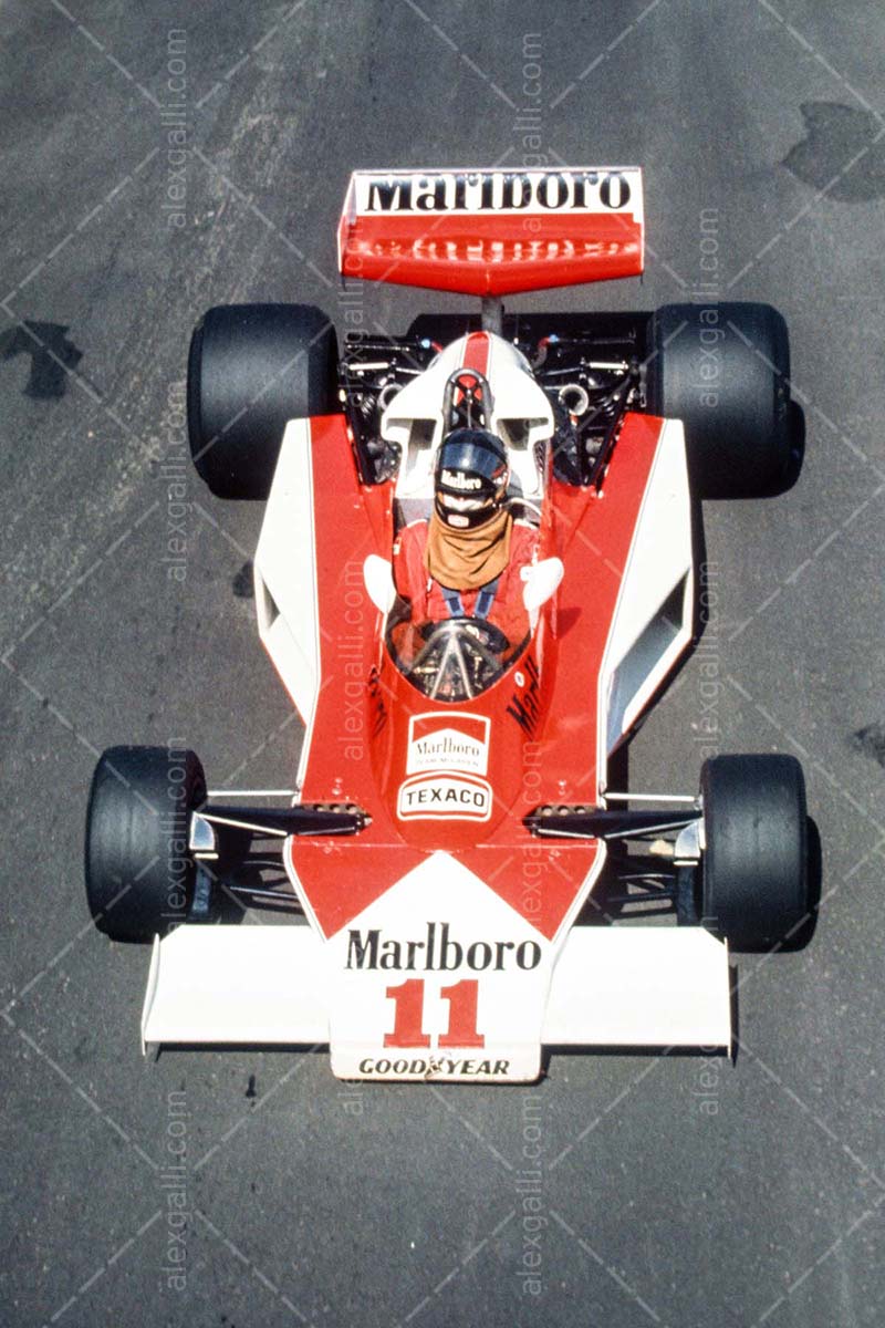 F1 1976 James Hunt - McLaren M23 - 19760069