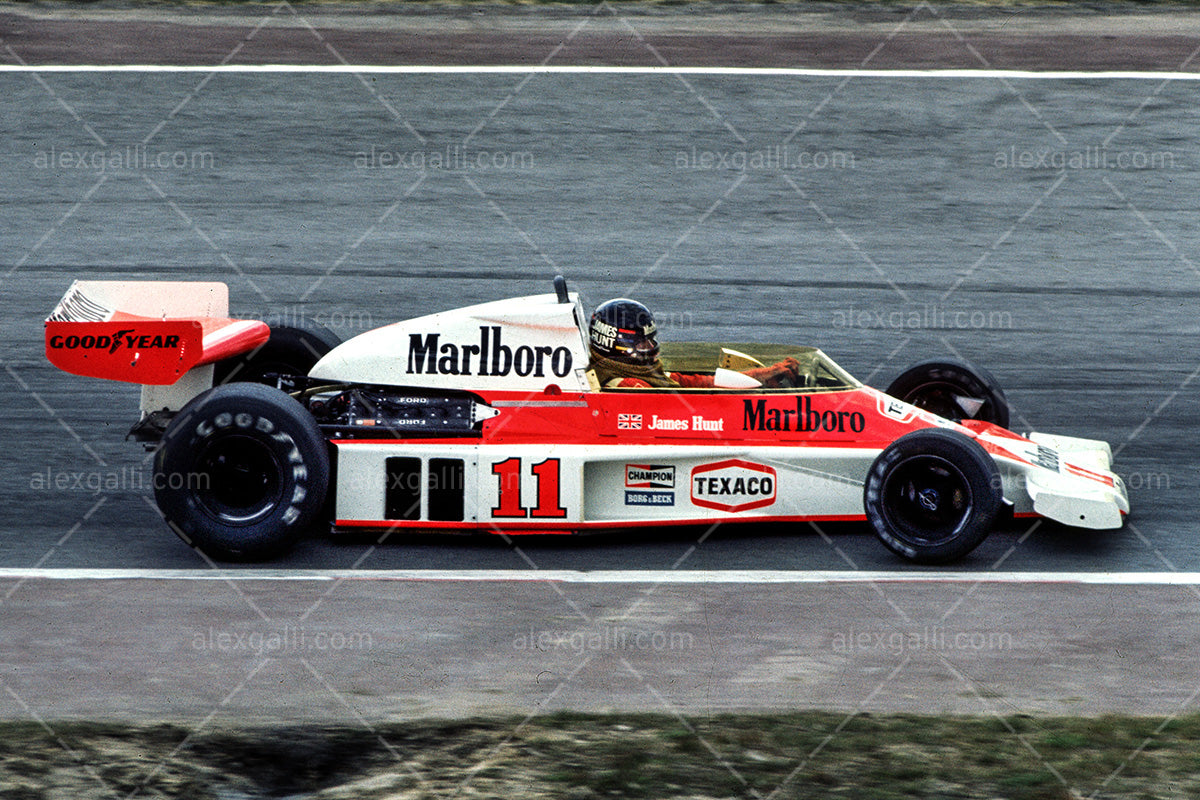 F1 1976 James Hunt - McLaren M23 - 19760037