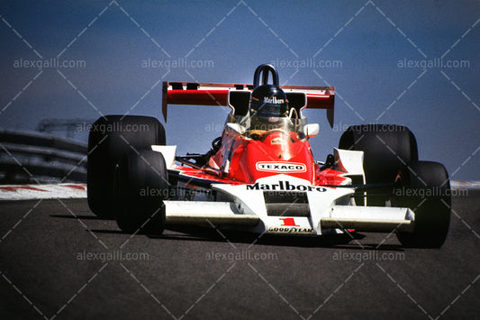 F1 1977 James Hunt - McLaren M26 - 19770091