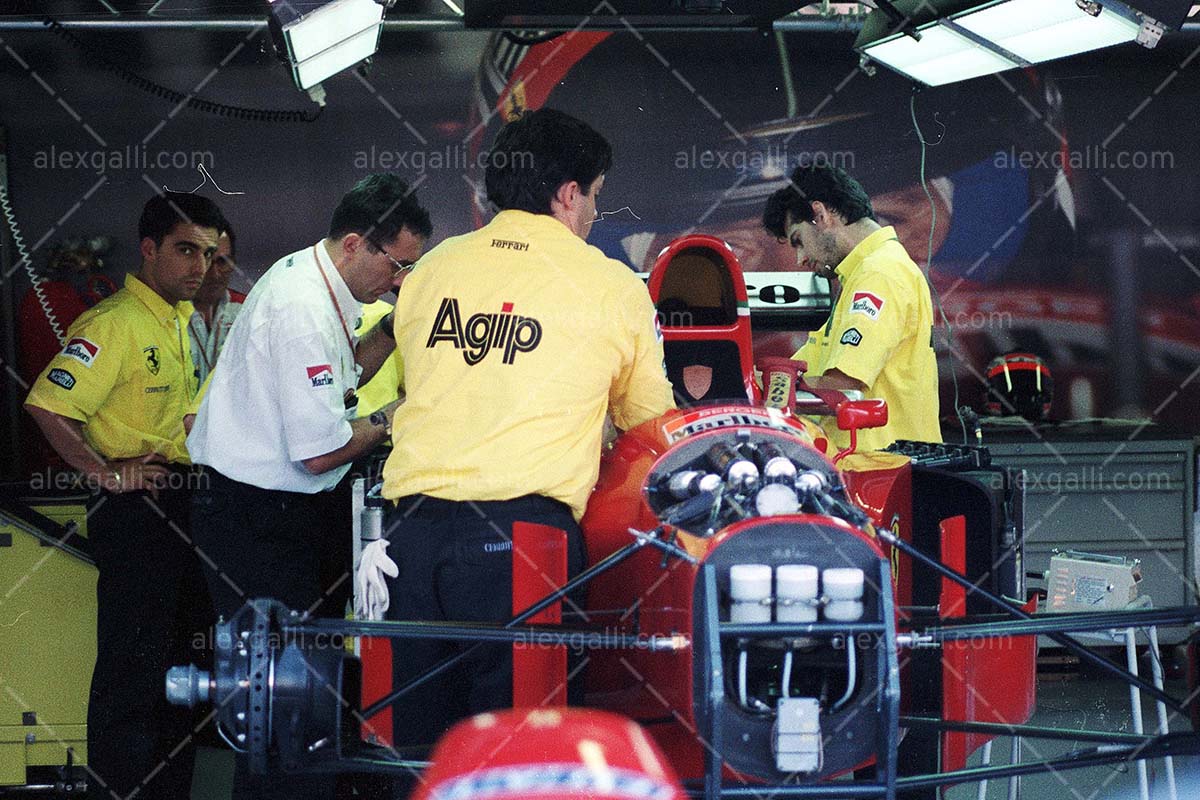 F1 1994 Gerhard Berger - Ferrari 412T1 - 19940017