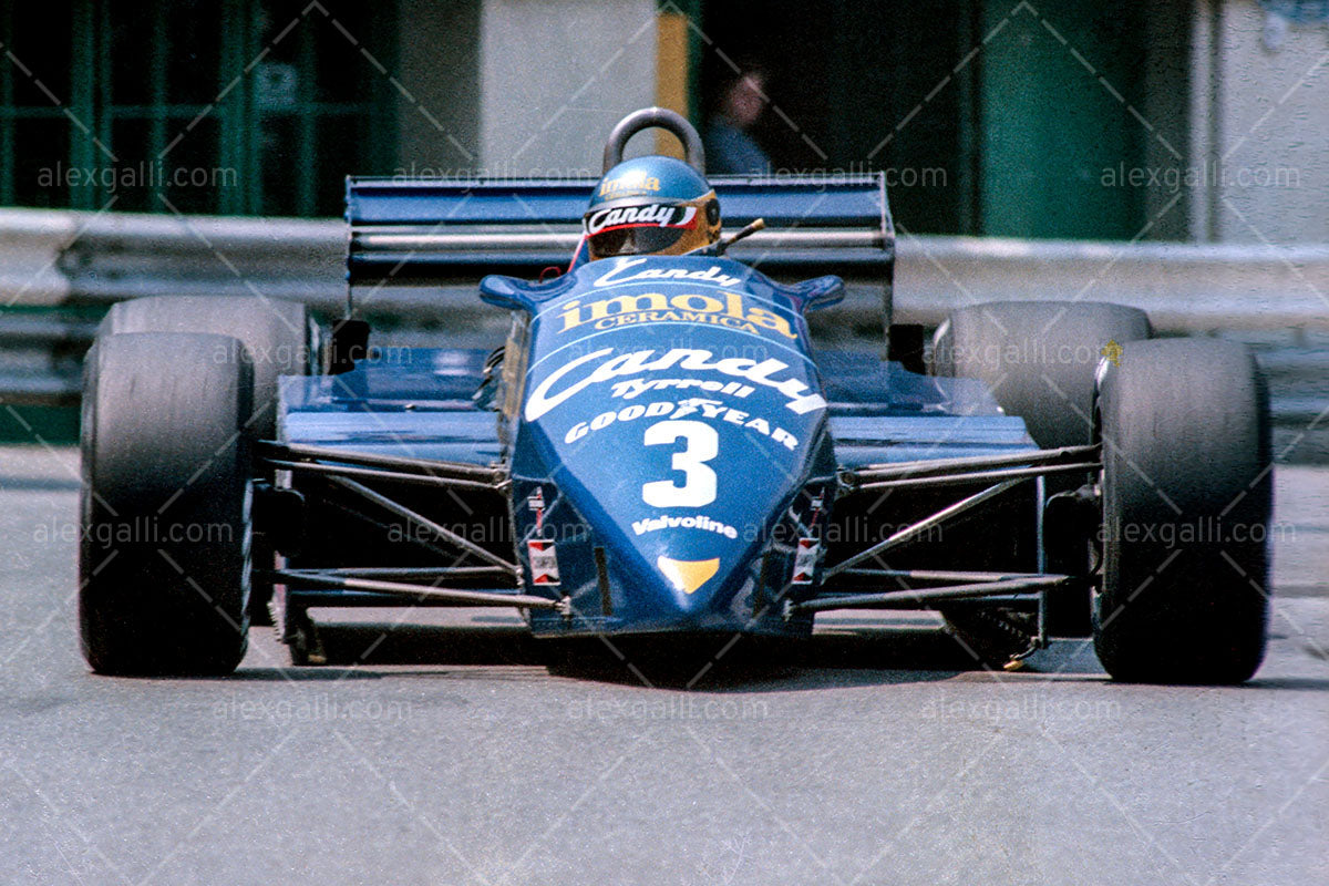 F1 1982 Michele Alboreto - Tyrrell 011 - 19820002