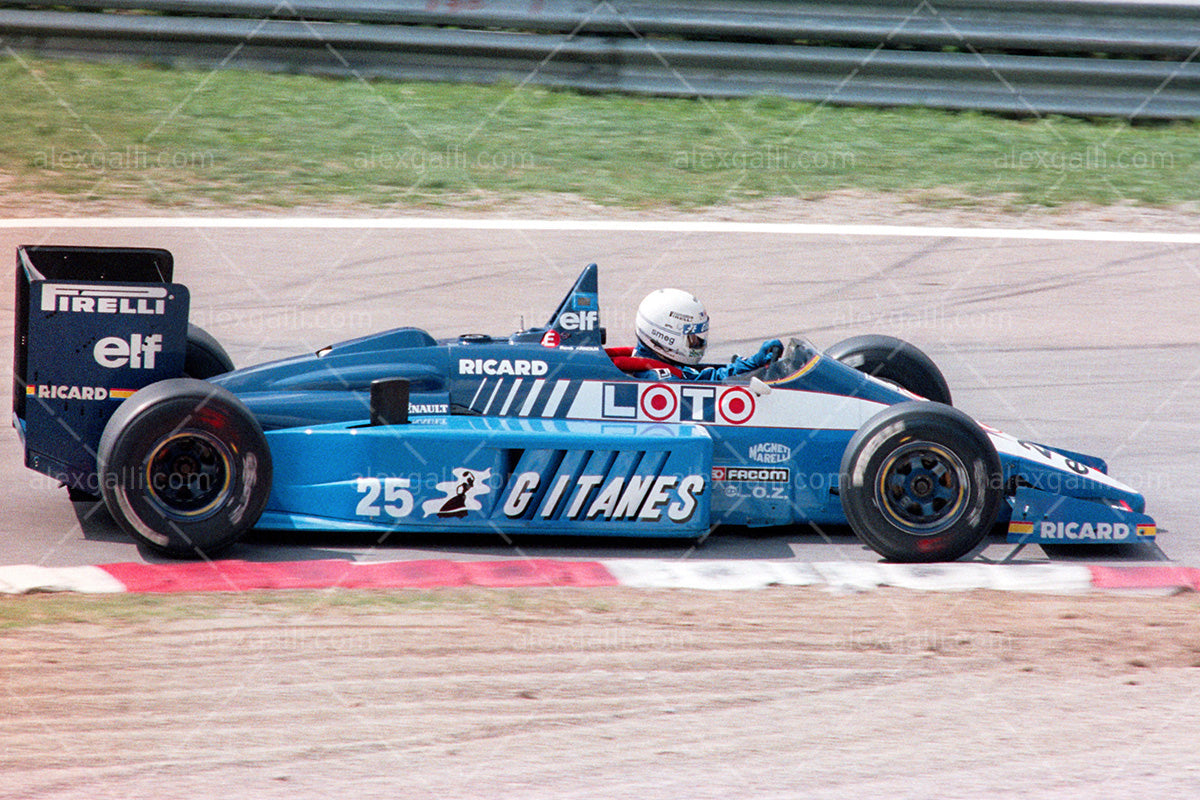 F1 1986 Rene Arnoux - Ligier JS27 - 19860012
