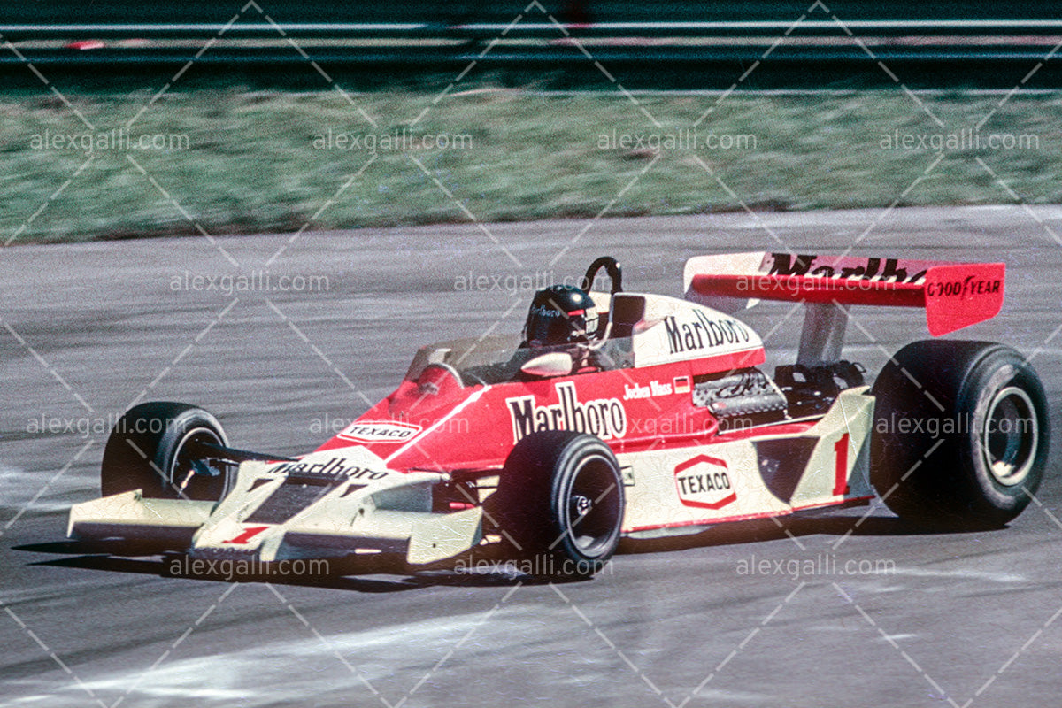 F1 1977 James Hunt - McLaren M26 - 19770022