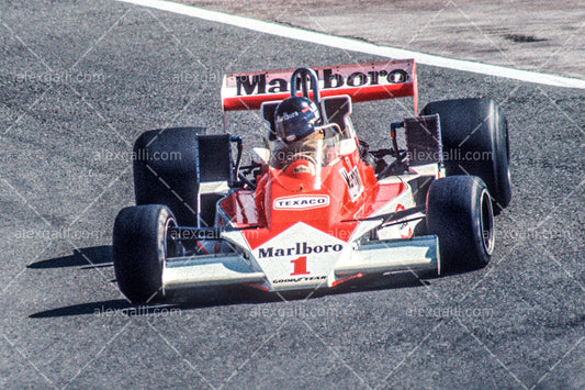 F1 1977 James Hunt - McLaren M26 - 19770024