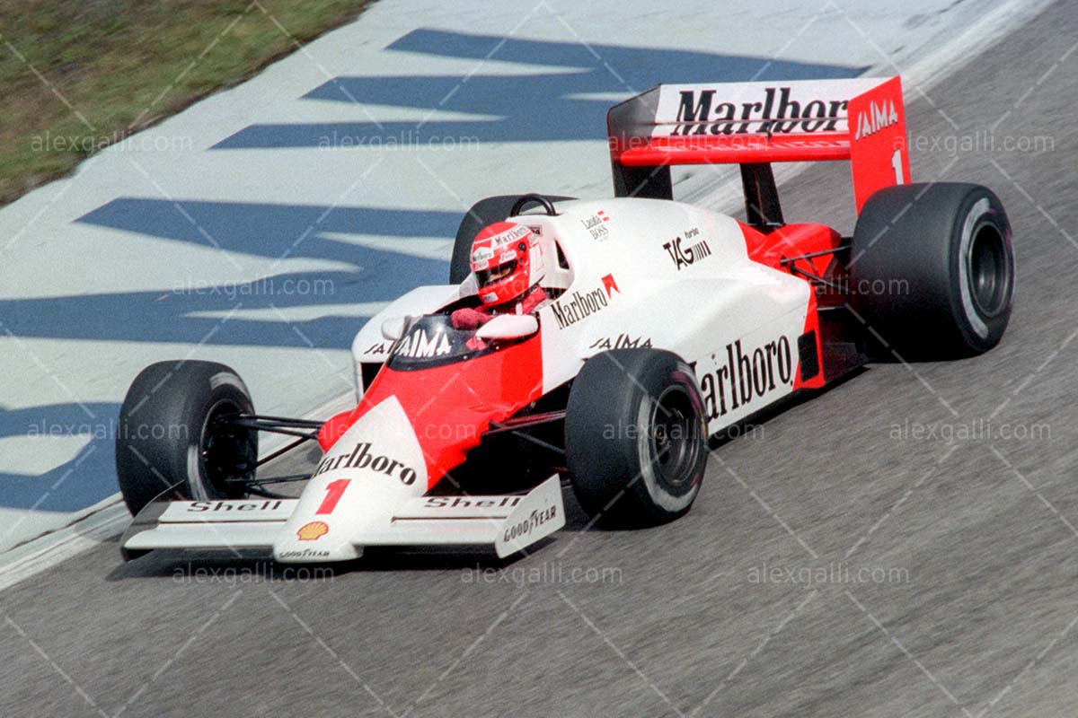 F1 1985 Niki Lauda - McLaren MP4/2B - 19850083