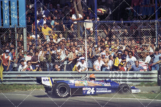 F1 1977 Rupert Keegan - Hesketh 308 - 19770030