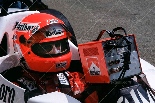 F1 1985 Niki Lauda - McLaren MP4/2B - 19850078