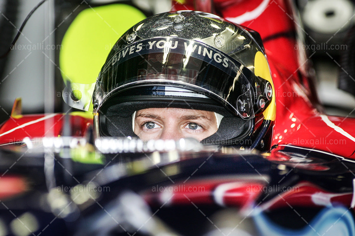 F1 2007 Sebastian Vettel - Toro Rosso STR2 - 20070137